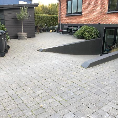 Nyistandsat Hojloftet Kaelderlejlighed Pa 70 M2 I Viborg Centrum, Med Plads Til 4 Personer Εξωτερικό φωτογραφία