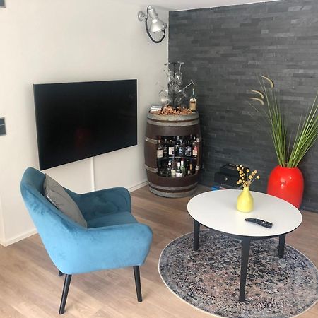 Nyistandsat Hojloftet Kaelderlejlighed Pa 70 M2 I Viborg Centrum, Med Plads Til 4 Personer Εξωτερικό φωτογραφία