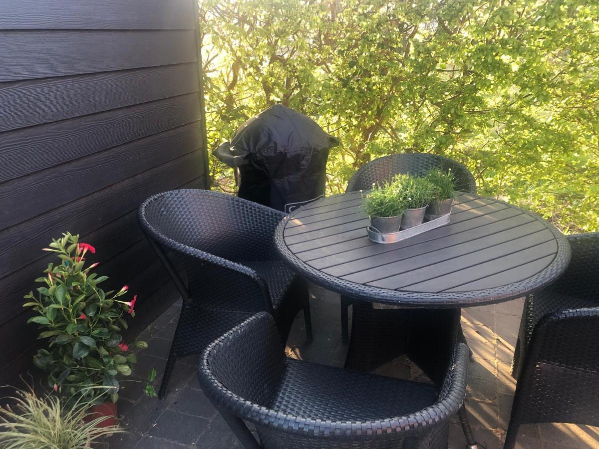 Nyistandsat Hojloftet Kaelderlejlighed Pa 70 M2 I Viborg Centrum, Med Plads Til 4 Personer Εξωτερικό φωτογραφία